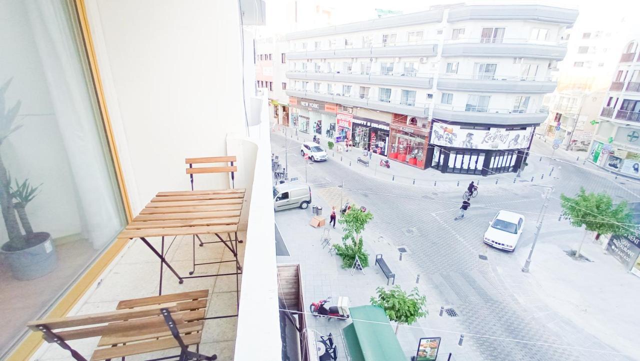 1A Beach & Business Apartment In The City Center! 라르나카 외부 사진