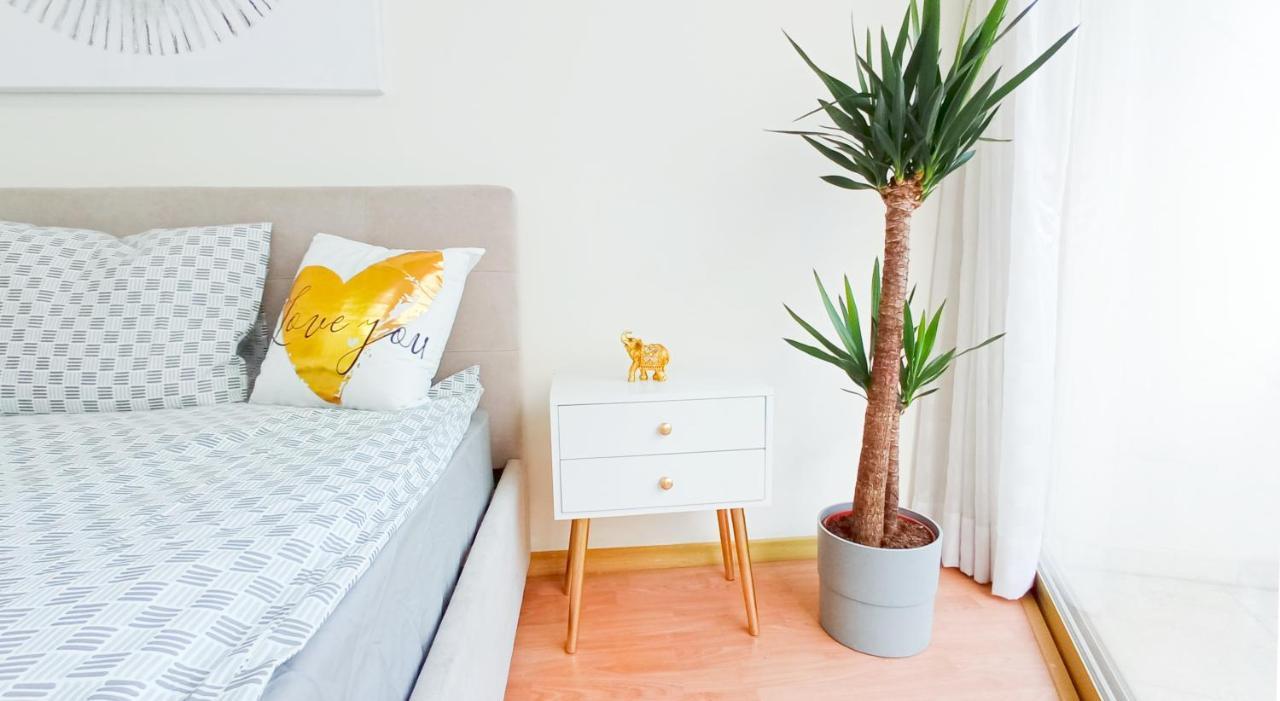 1A Beach & Business Apartment In The City Center! 라르나카 외부 사진